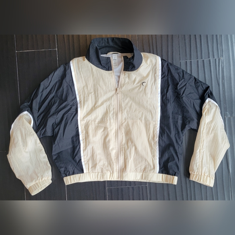 Zyia Crop Windbreaker Jacket